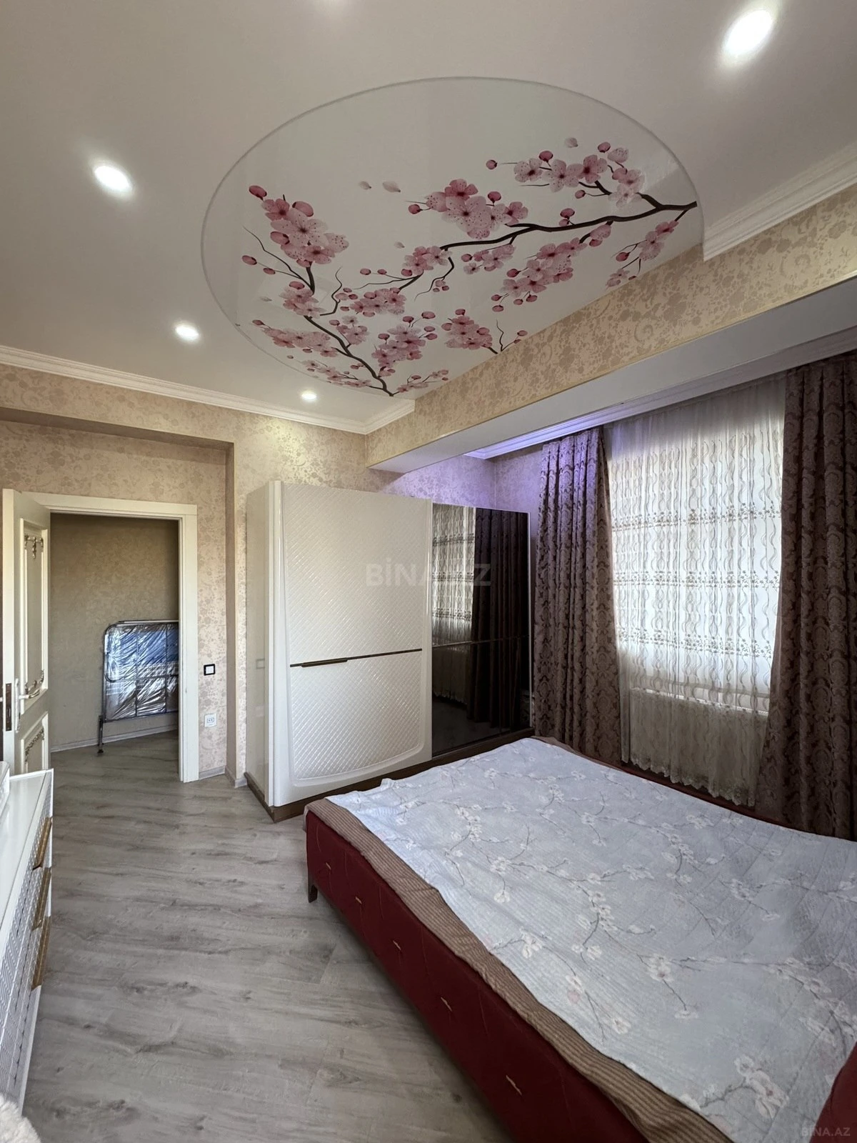 Satılır 3 otaqlı mənzil 110 m²