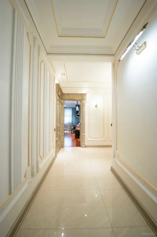 Satılır 3 otaqlı mənzil 160 m²