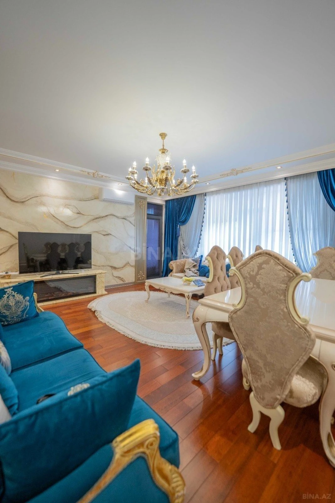 Satılır 3 otaqlı mənzil 160 m²