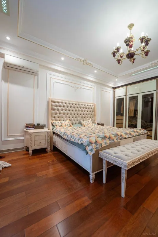 Satılır 3 otaqlı mənzil 160 m²