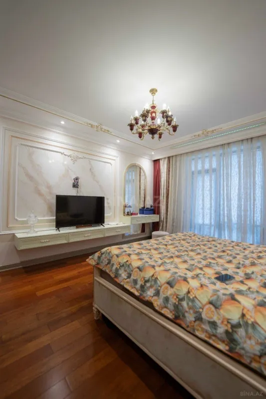 Satılır 3 otaqlı mənzil 160 m²