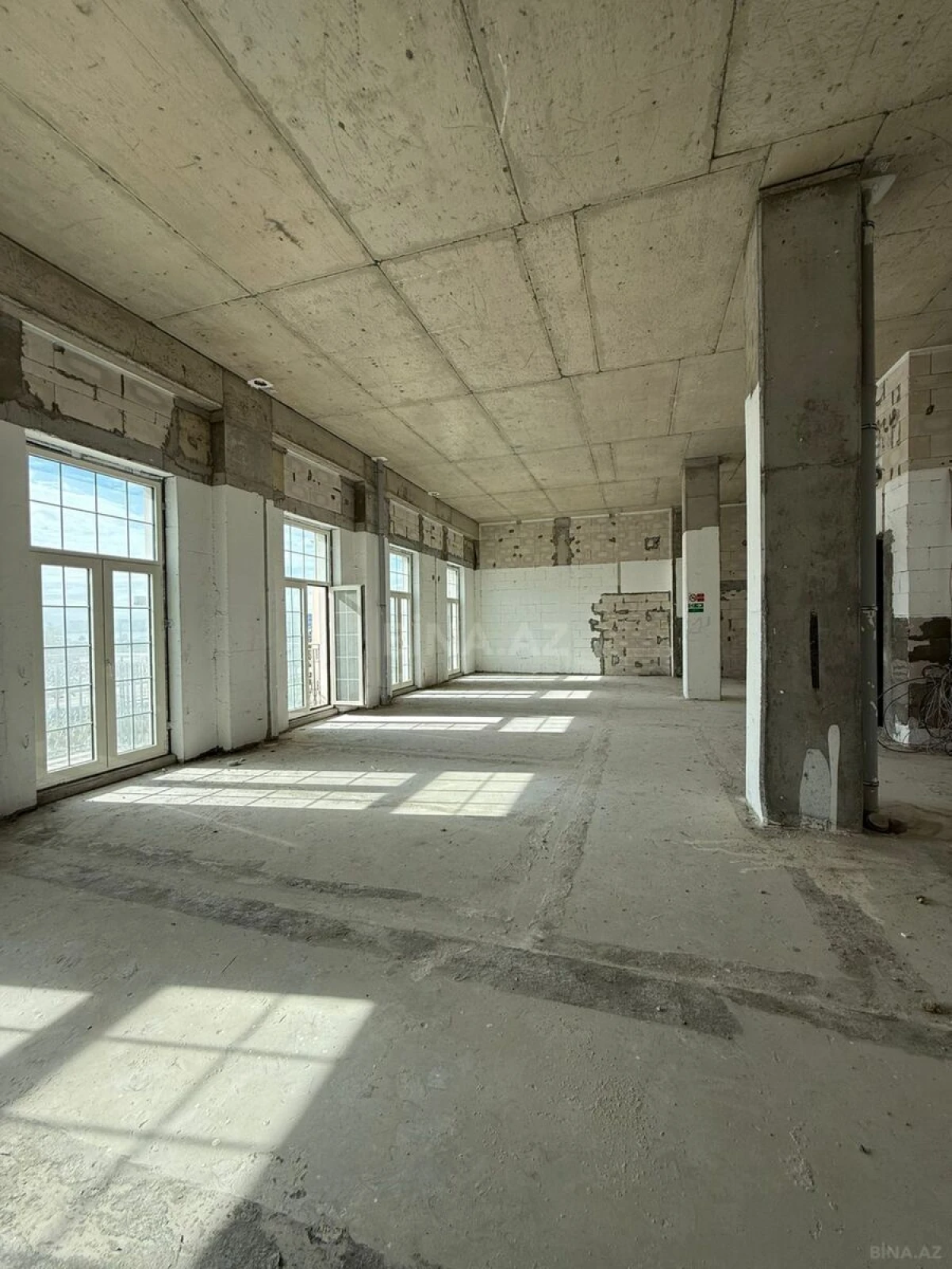 Kirayə verilir obyekt 147 m²