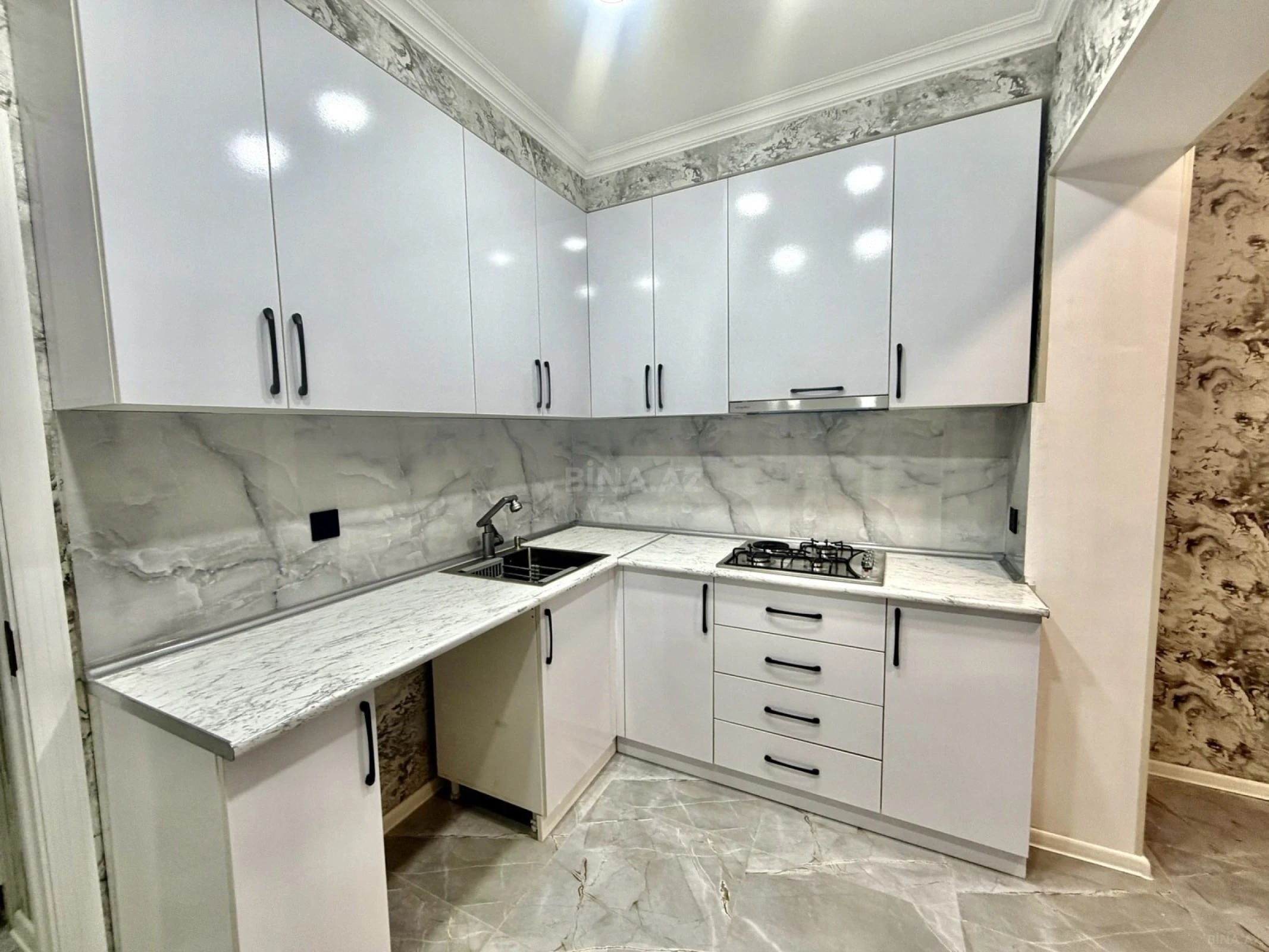 Satılır 2 otaqlı mənzil 60 m²