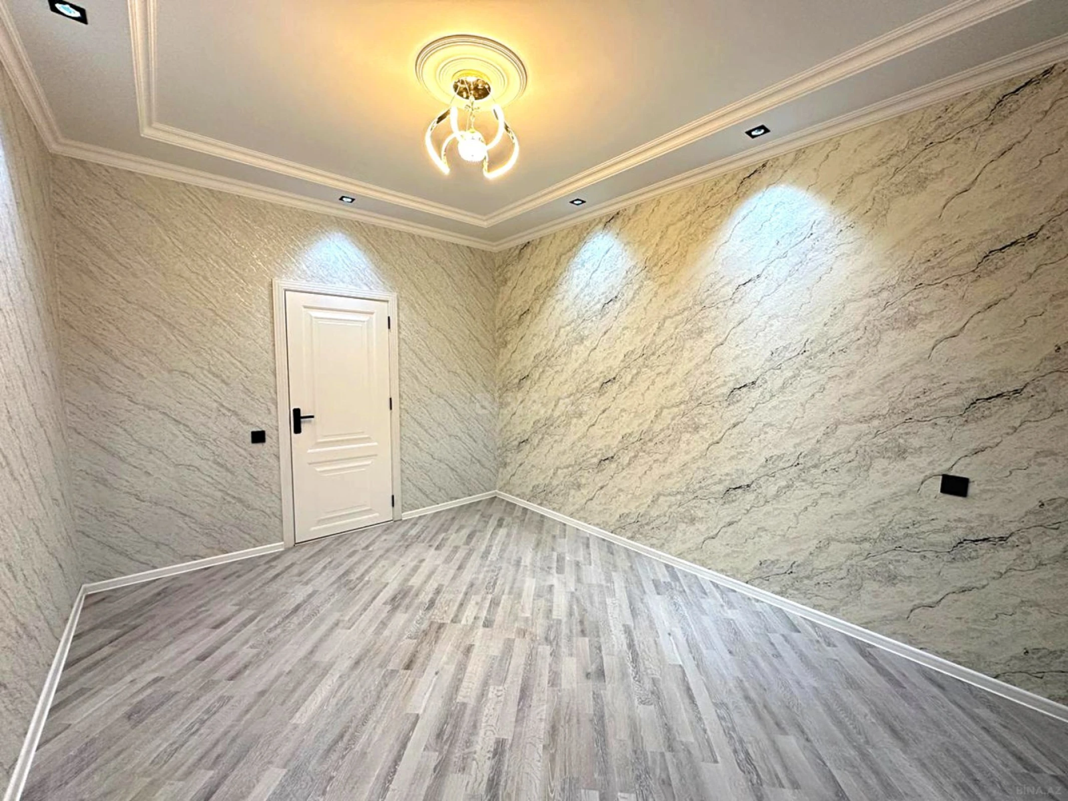 Satılır 2 otaqlı mənzil 60 m²