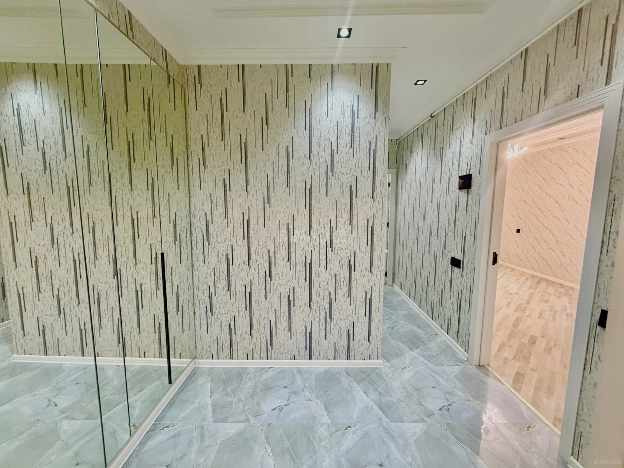 Satılır 2 otaqlı mənzil 60 m²