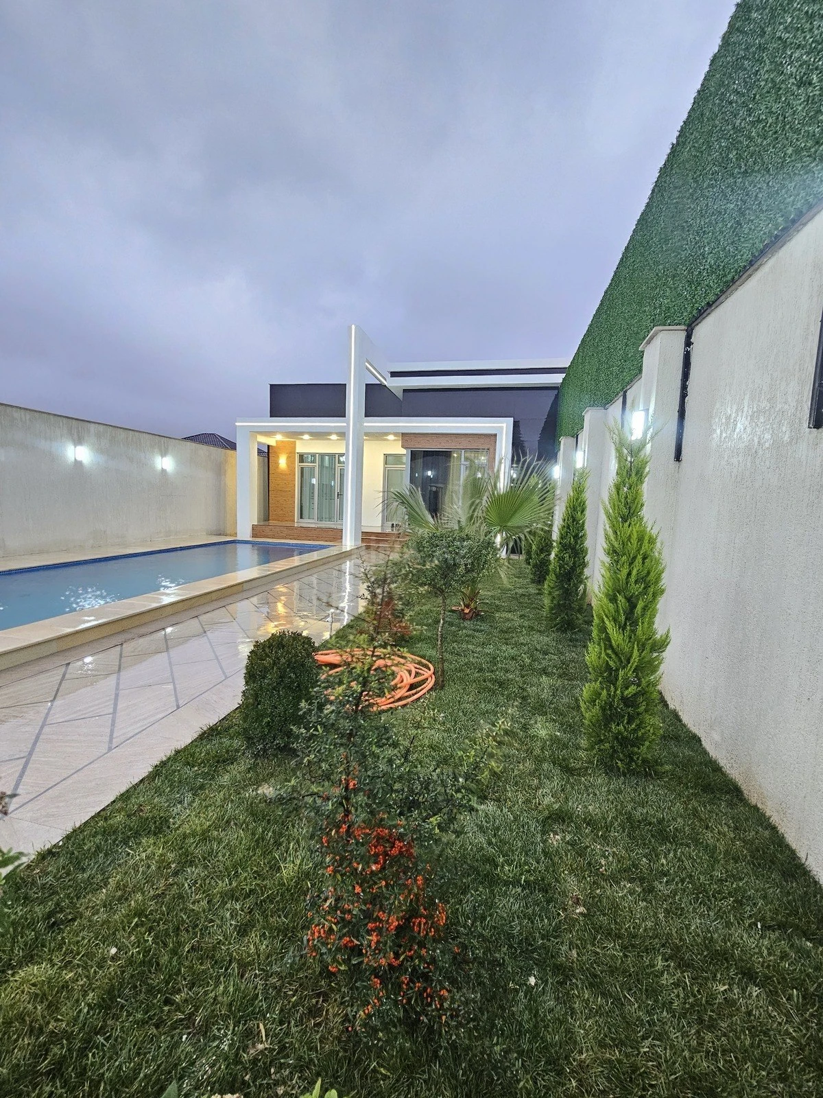 Satılır 4 otaqlı həyət evi 170 m²