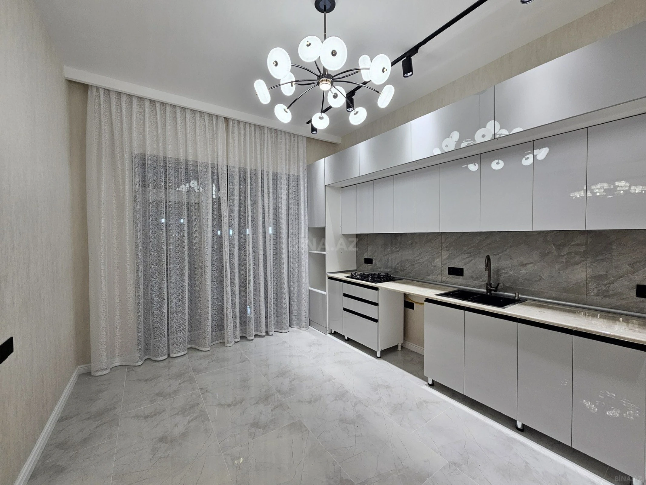 Satılır 4 otaqlı həyət evi 170 m²