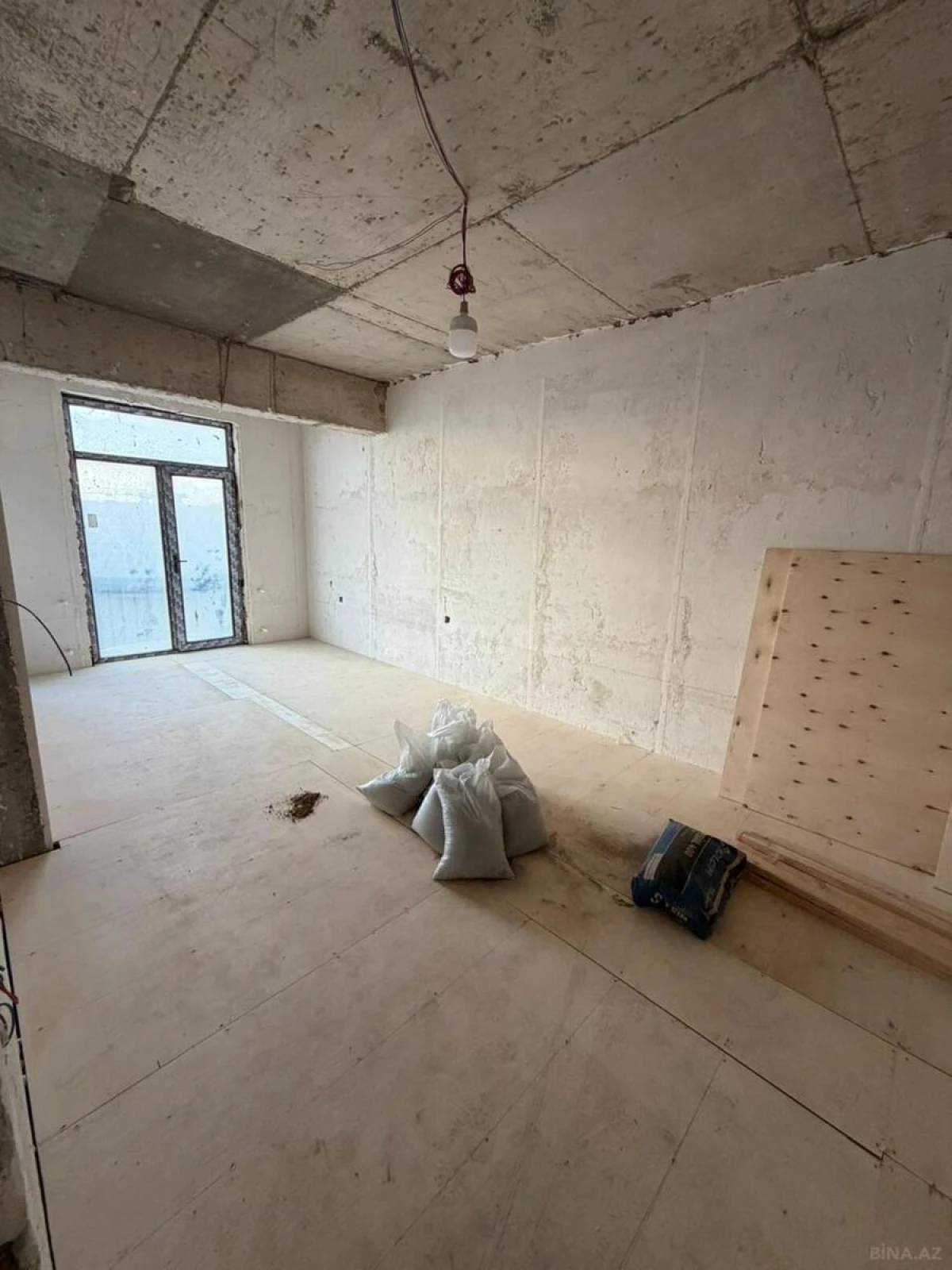 Satılır 2 otaqlı mənzil 66 m²