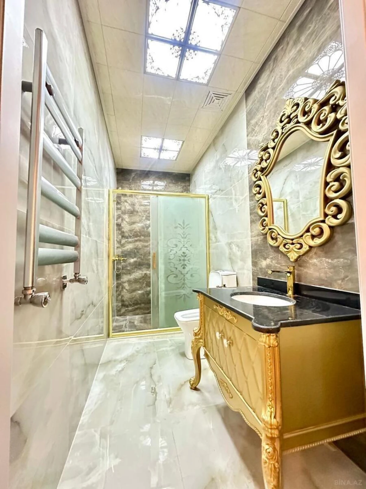 Satılır 4 otaqlı mənzil 210 m²