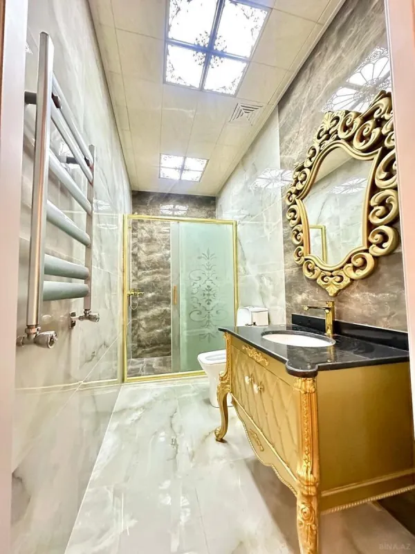 Satılır 4 otaqlı mənzil 210 m²