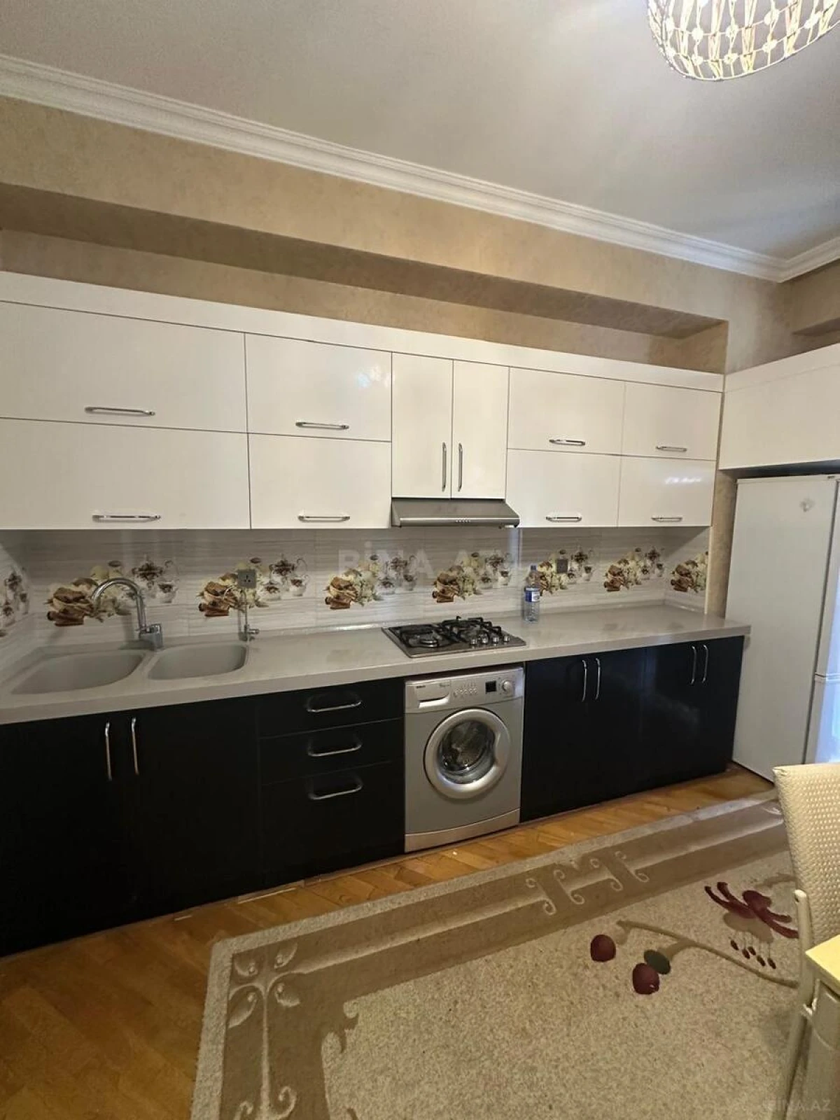 Satılır 2 otaqlı mənzil 88 m²
