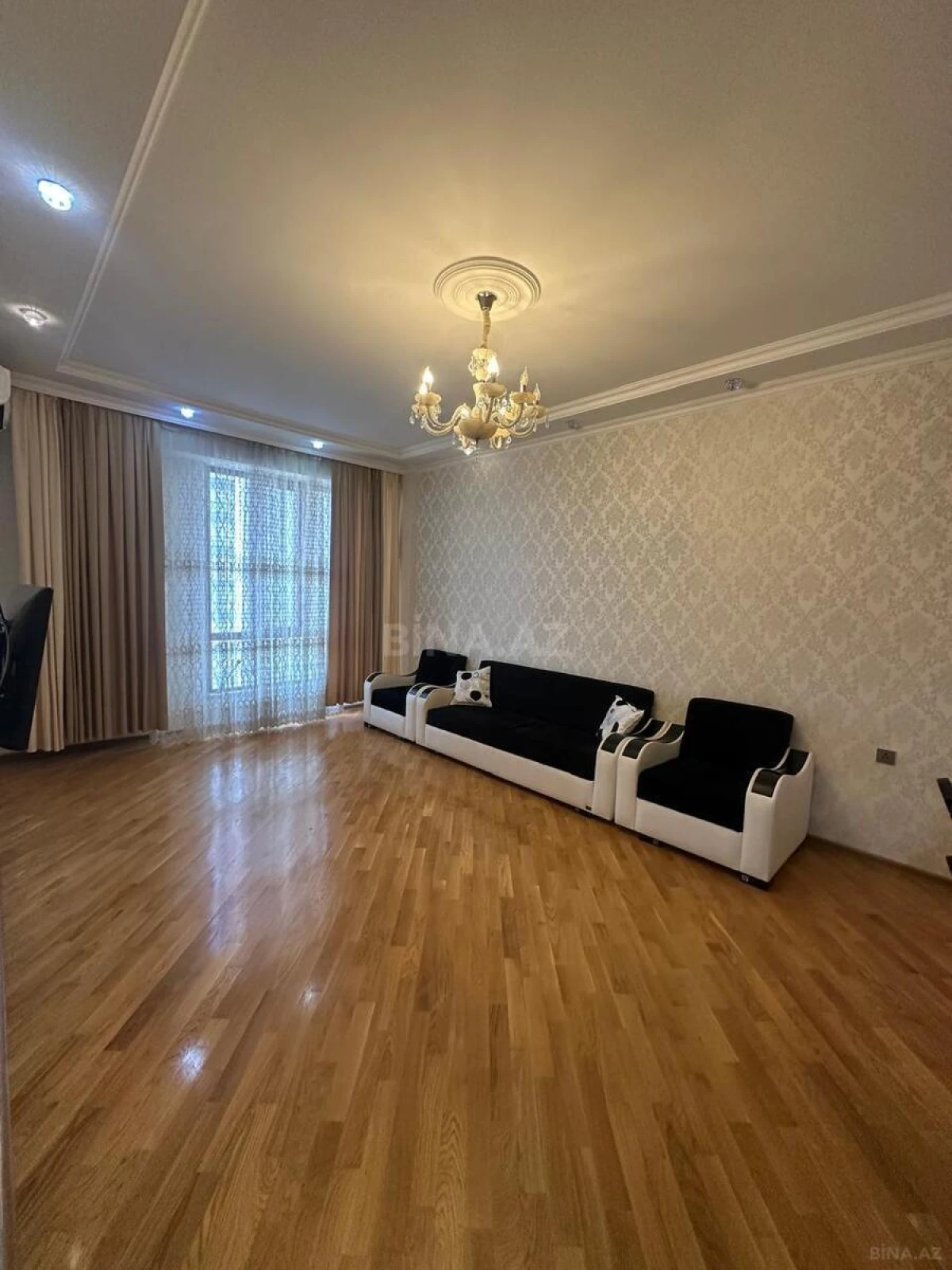 Satılır 2 otaqlı mənzil 88 m²