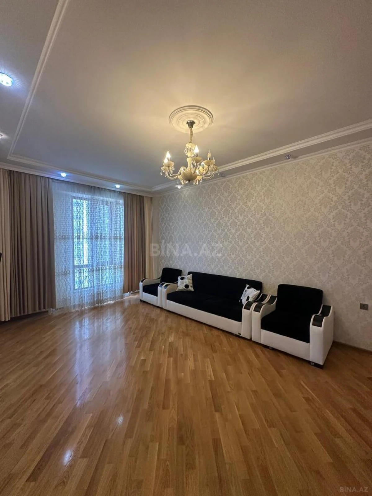 Satılır 2 otaqlı mənzil 88 m²
