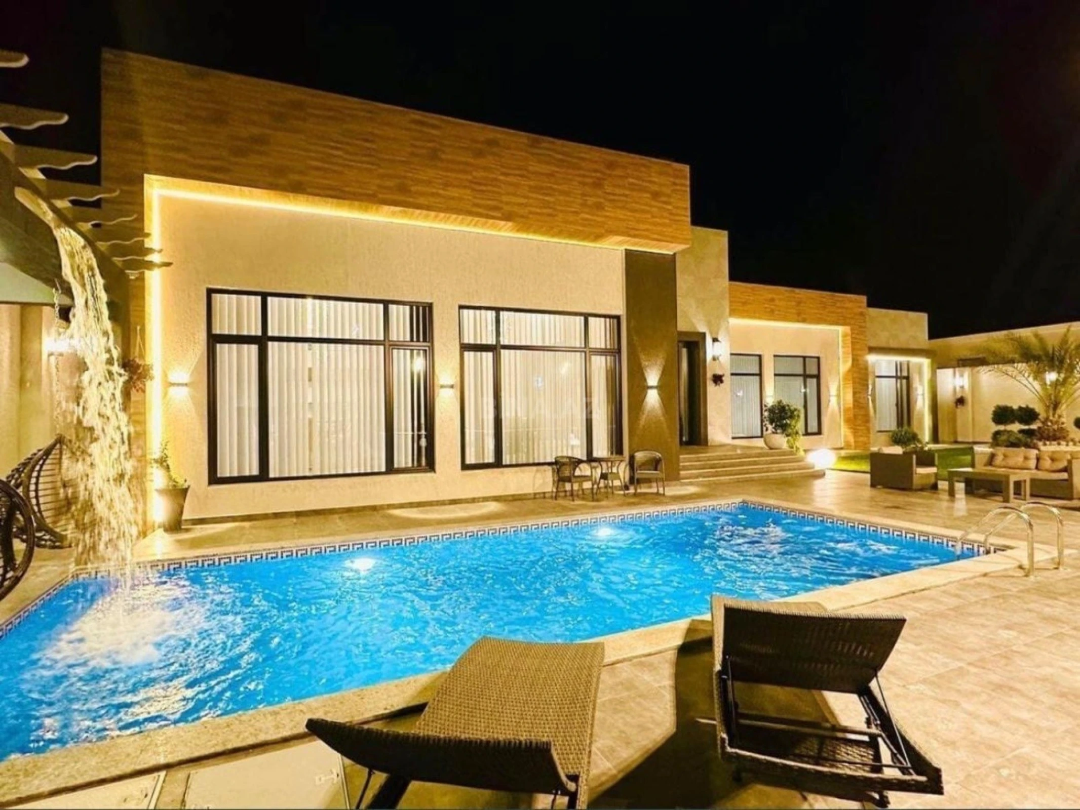 Kirayə verilir 4 otaqlı həyət evi 240 m²