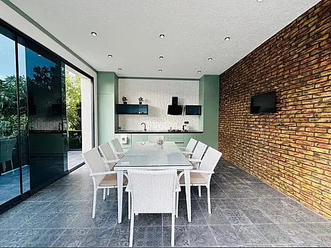 Kirayə verilir 4 otaqlı həyət evi 240 m²