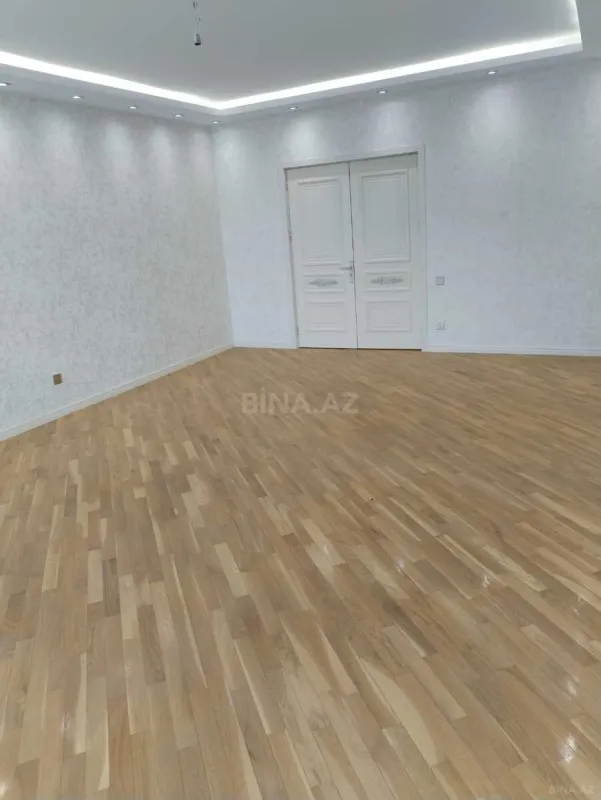 Satılır 4 otaqlı mənzil 170 m²
