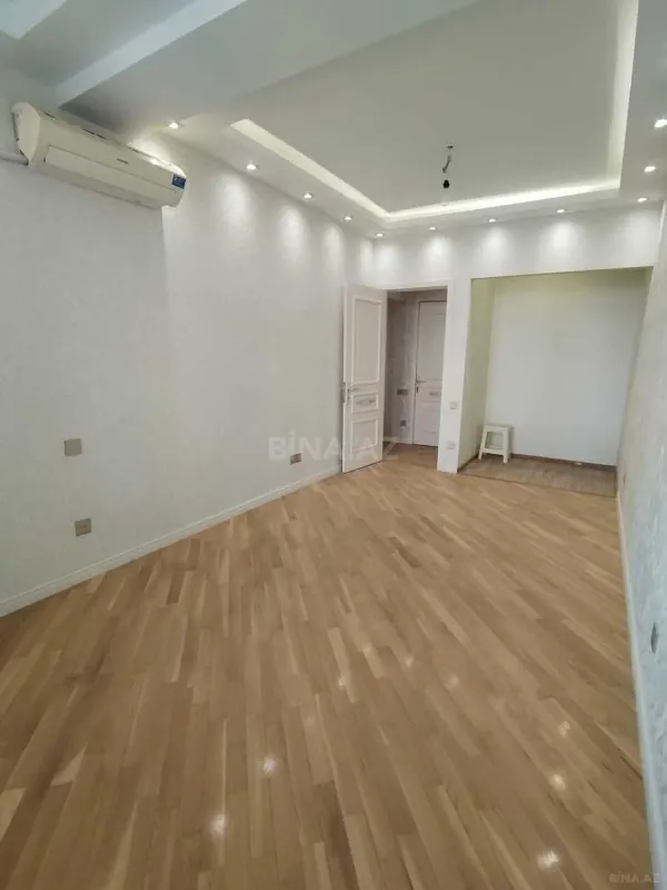 Satılır 4 otaqlı mənzil 170 m²
