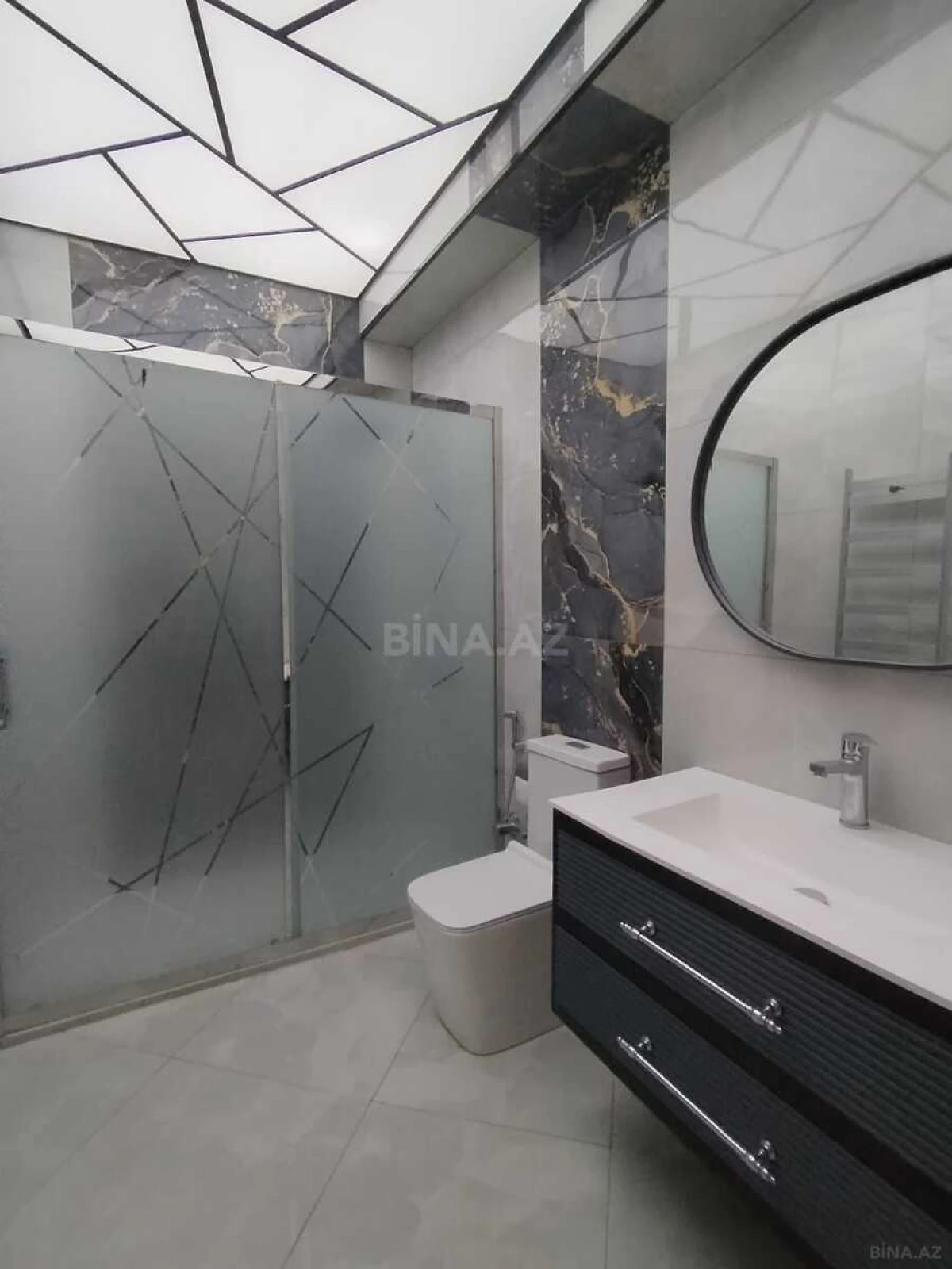 Satılır 4 otaqlı mənzil 170 m²