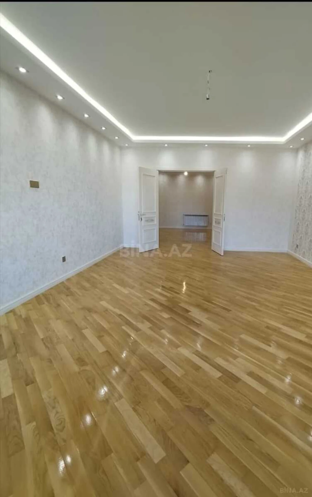 Satılır 4 otaqlı mənzil 170 m²