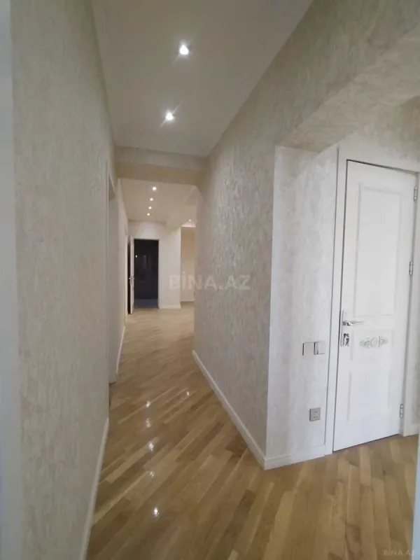 Satılır 4 otaqlı mənzil 170 m²