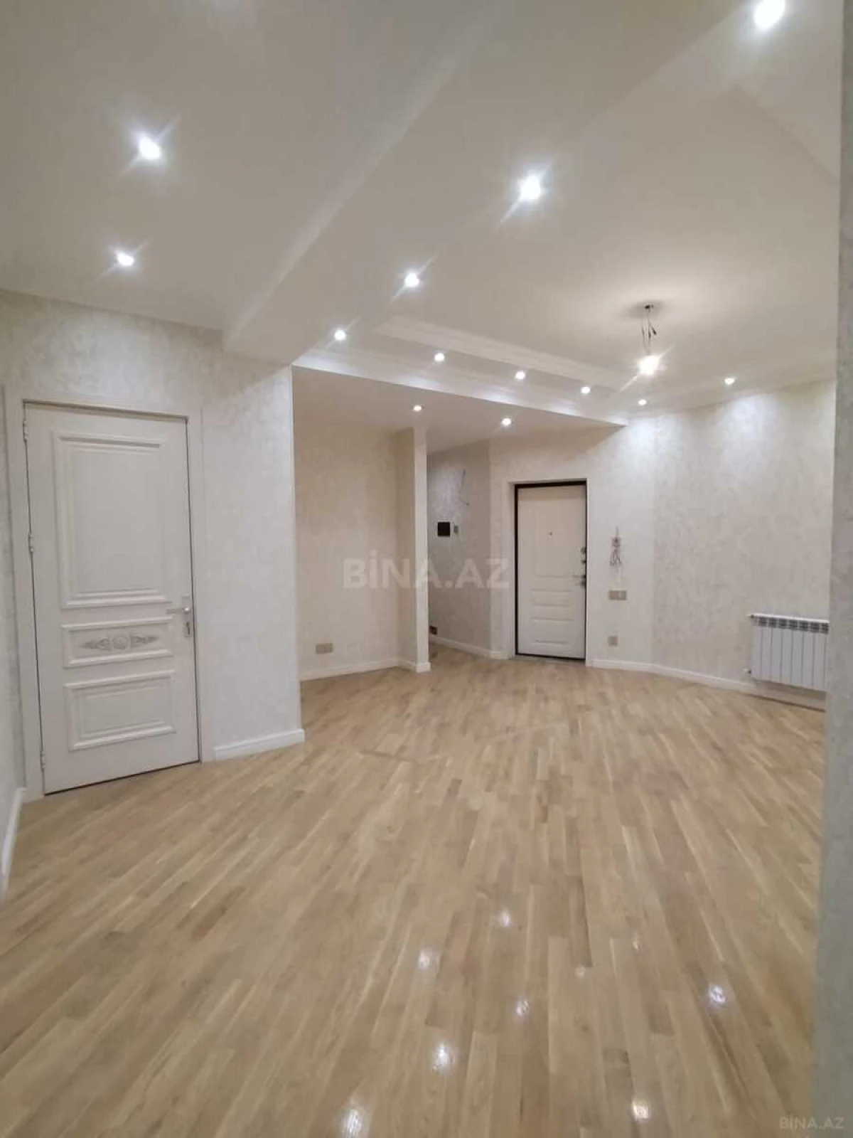 Satılır 4 otaqlı mənzil 170 m²