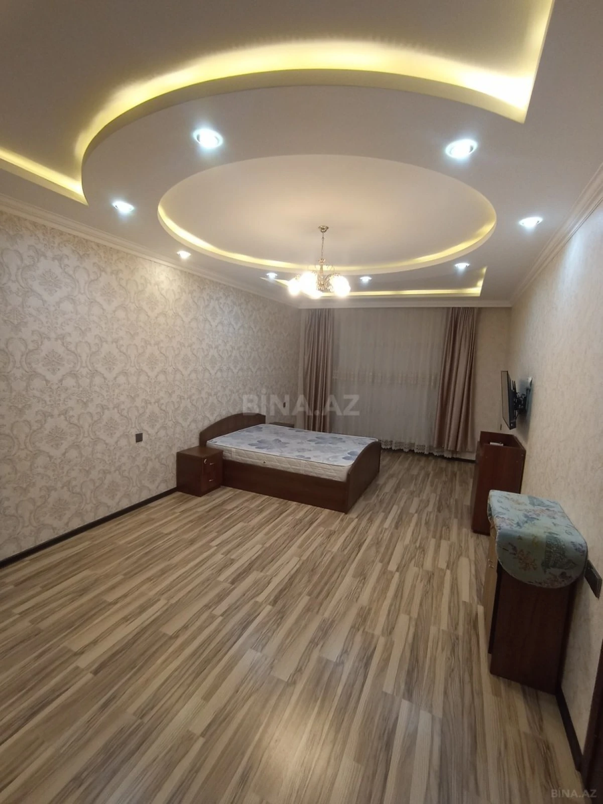 Kirayə verilir 2 otaqlı mənzil 100 m²