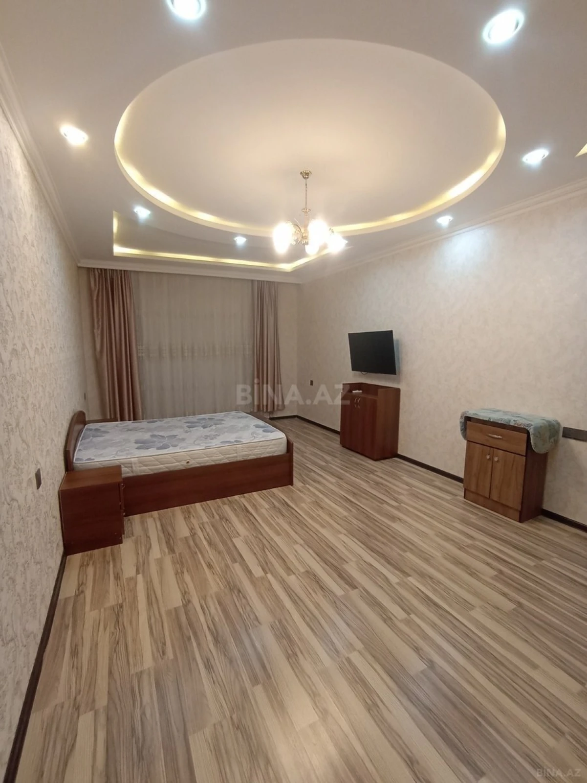 Kirayə verilir 2 otaqlı mənzil 100 m²