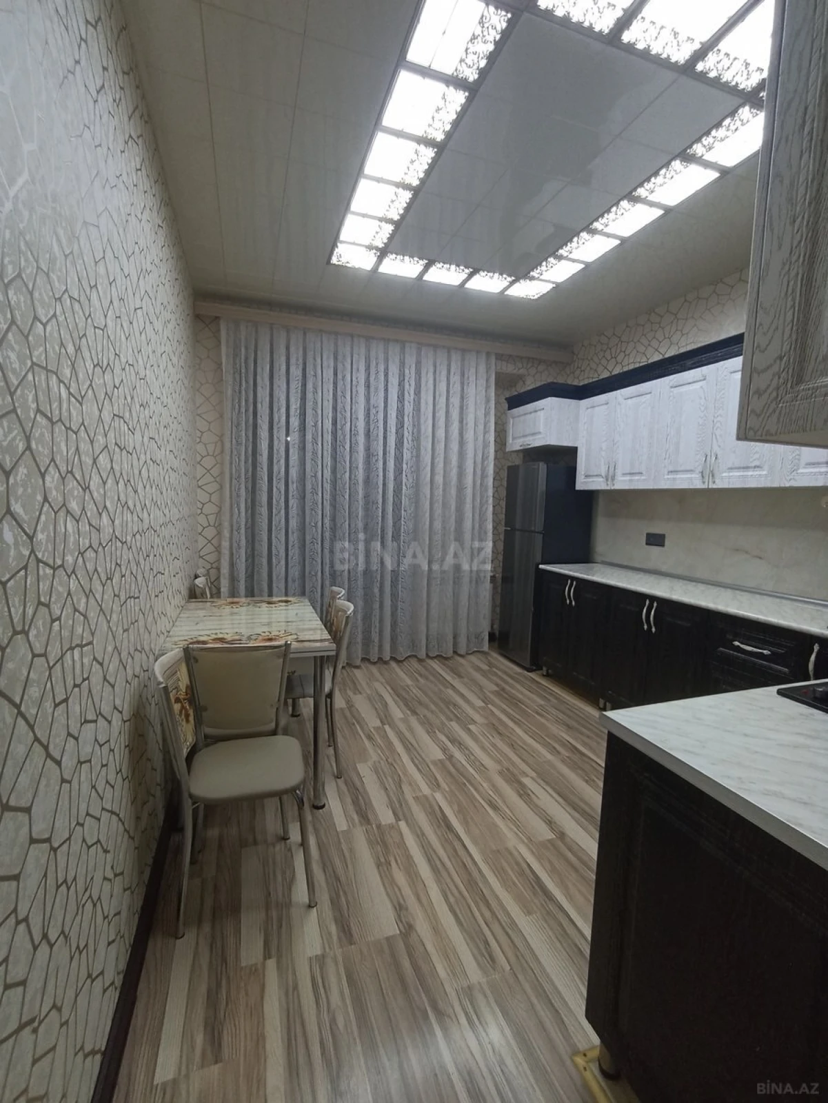 Kirayə verilir 2 otaqlı mənzil 100 m²