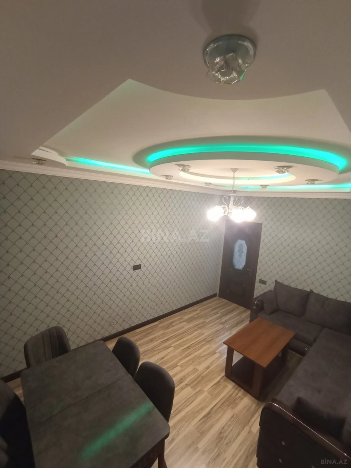 Kirayə verilir 2 otaqlı mənzil 100 m²