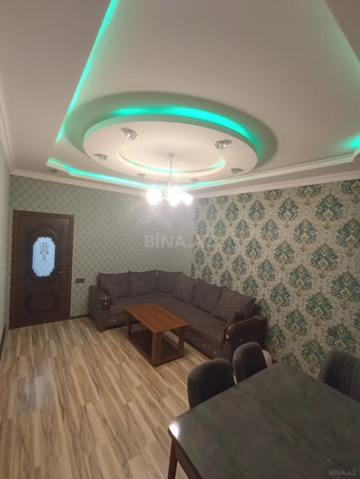Kirayə verilir 2 otaqlı mənzil 100 m²