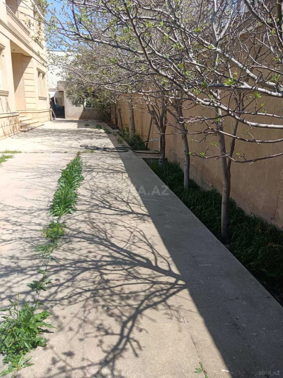 Satılır 8 otaqlı həyət evi 280 m²