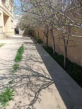 Satılır 8 otaqlı həyət evi 280 m²