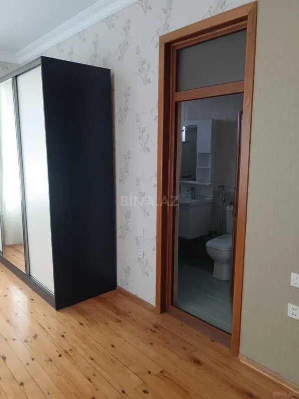 Satılır 8 otaqlı həyət evi 280 m²