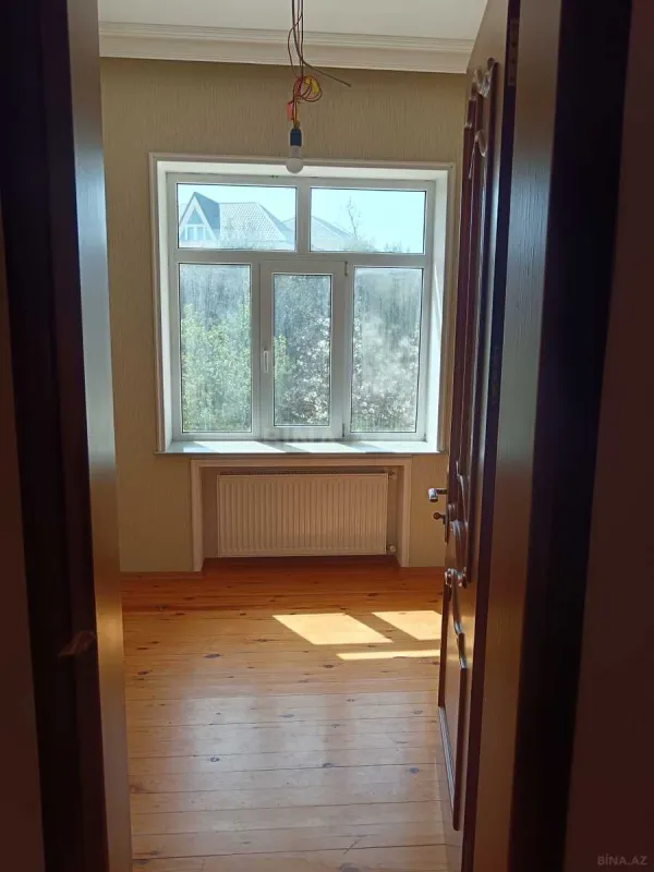 Satılır 8 otaqlı həyət evi 280 m²
