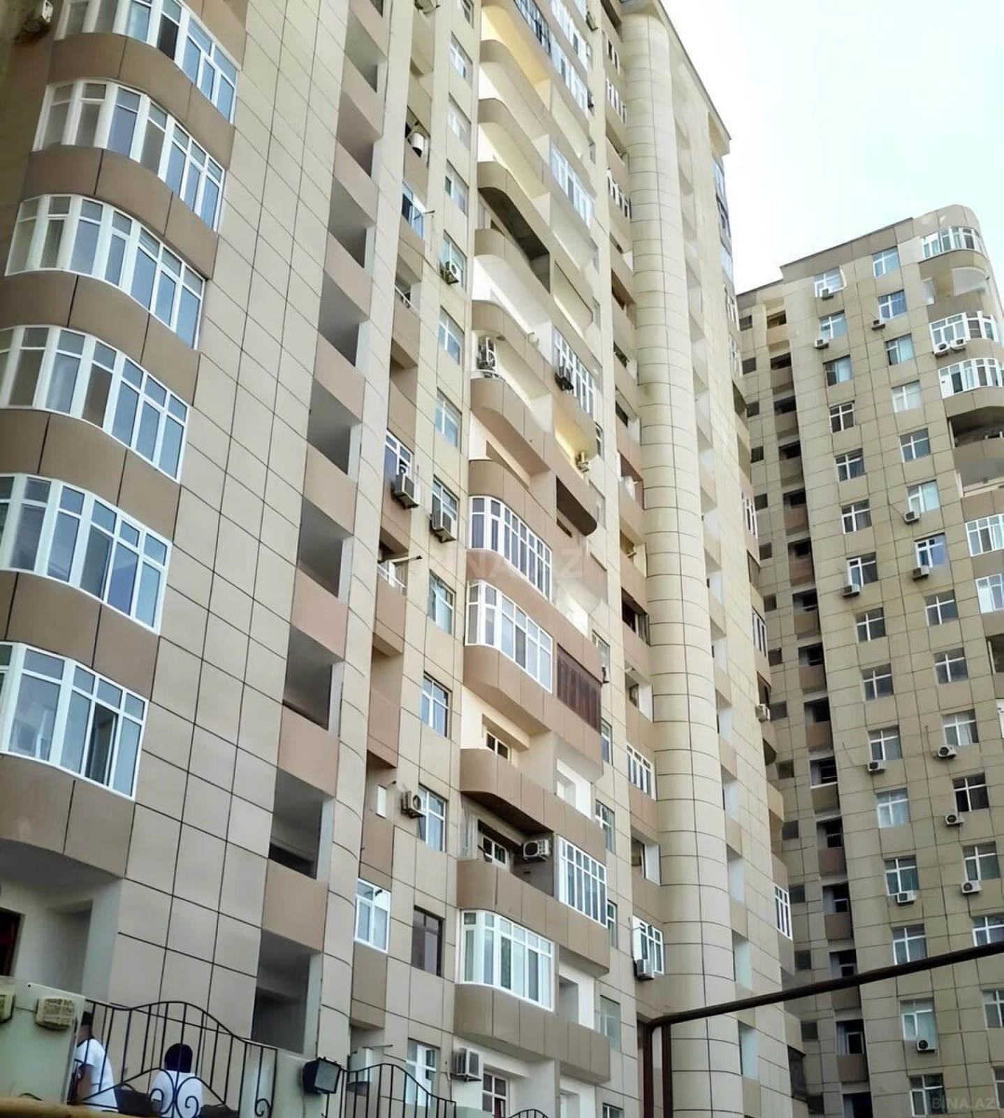 Satılır 3 otaqlı mənzil 110 m²