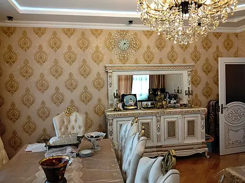 Satılır 4 otaqlı mənzil 140 m²