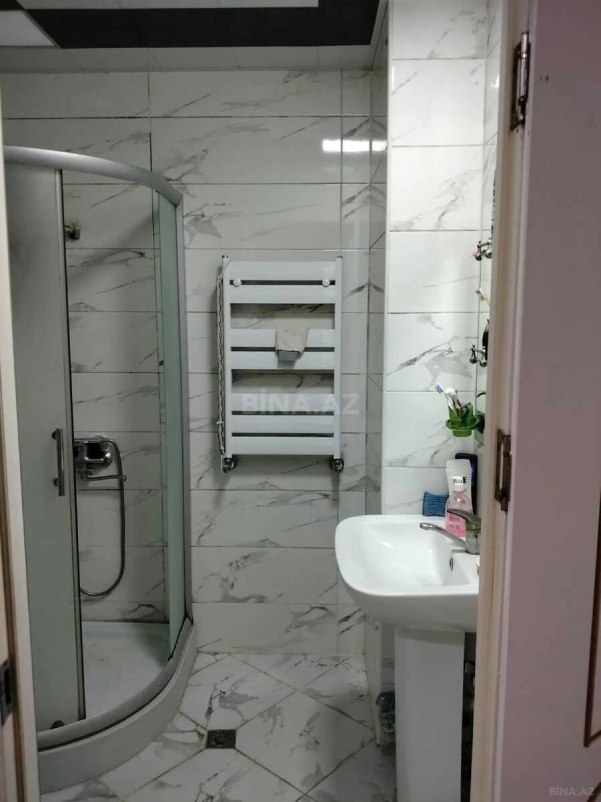 Satılır 4 otaqlı mənzil 140 m²
