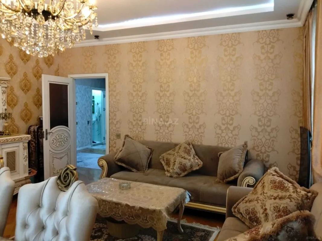 Satılır 4 otaqlı mənzil 140 m²