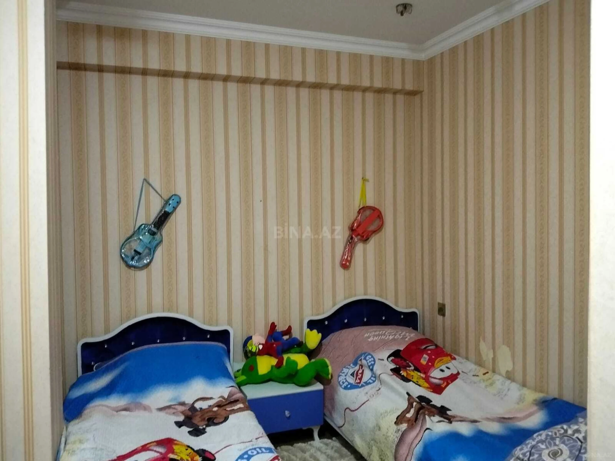 Satılır 4 otaqlı mənzil 140 m²