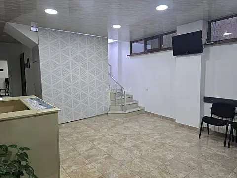 Kirayə verilir 6 otaqlı ofis 250 m²