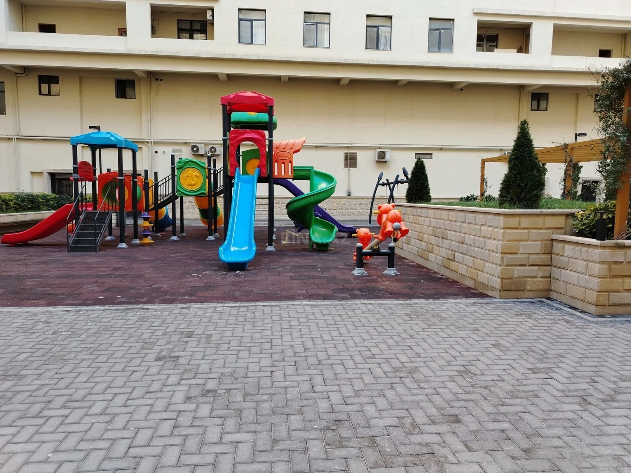 Satılır 2 otaqlı mənzil 51 m²