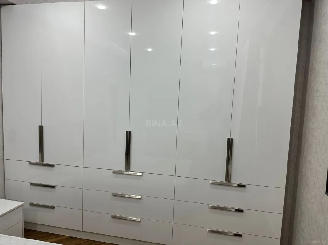 Kirayə verilir 2 otaqlı mənzil 65 m²