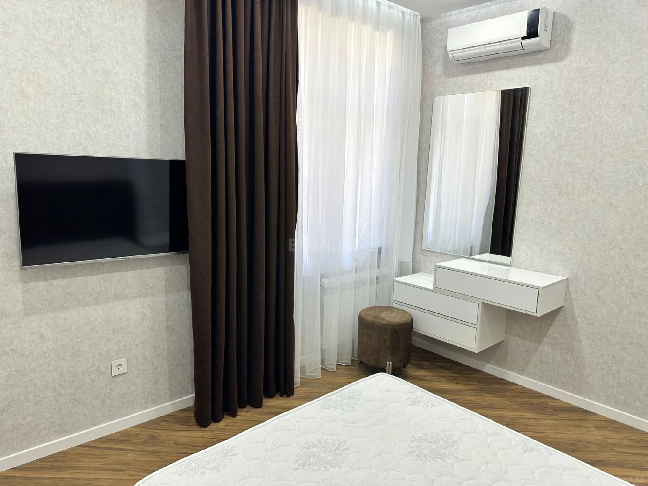 Kirayə verilir 2 otaqlı mənzil 65 m²