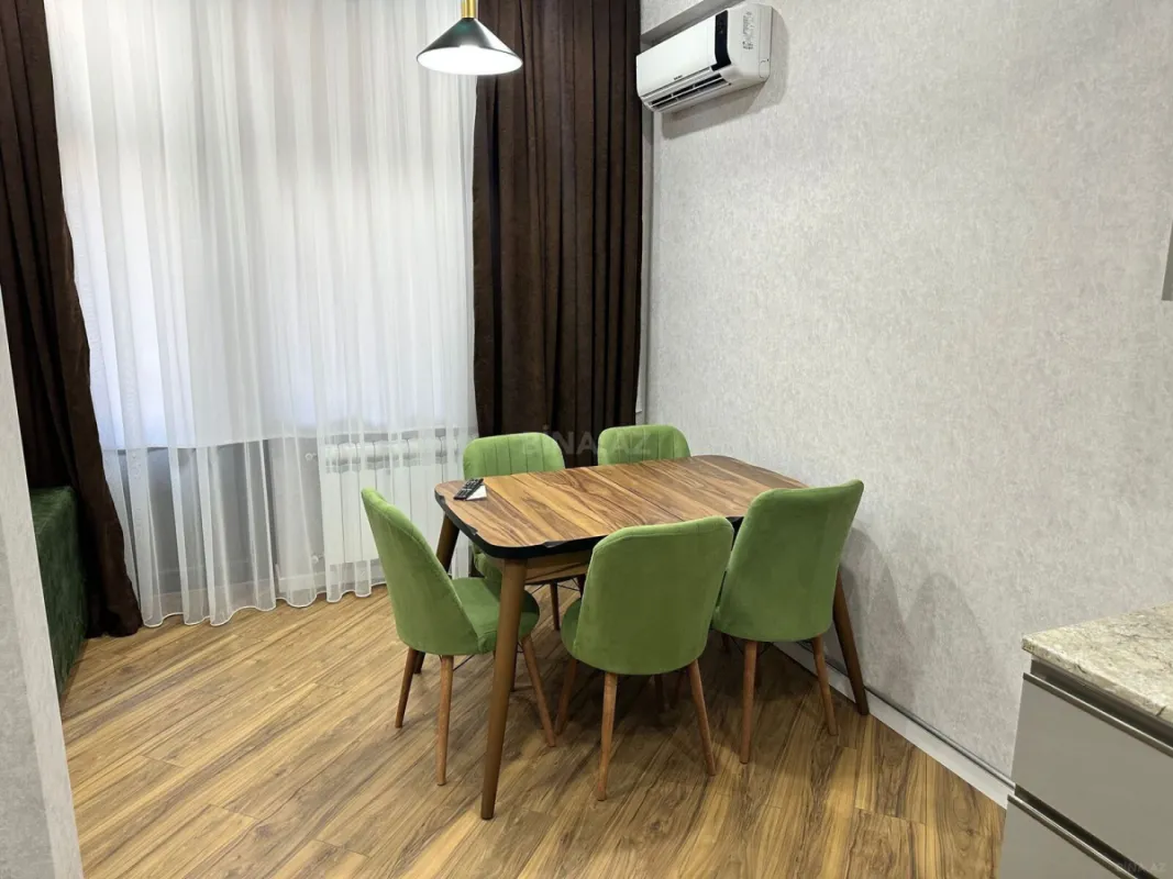 Kirayə verilir 2 otaqlı mənzil 65 m²