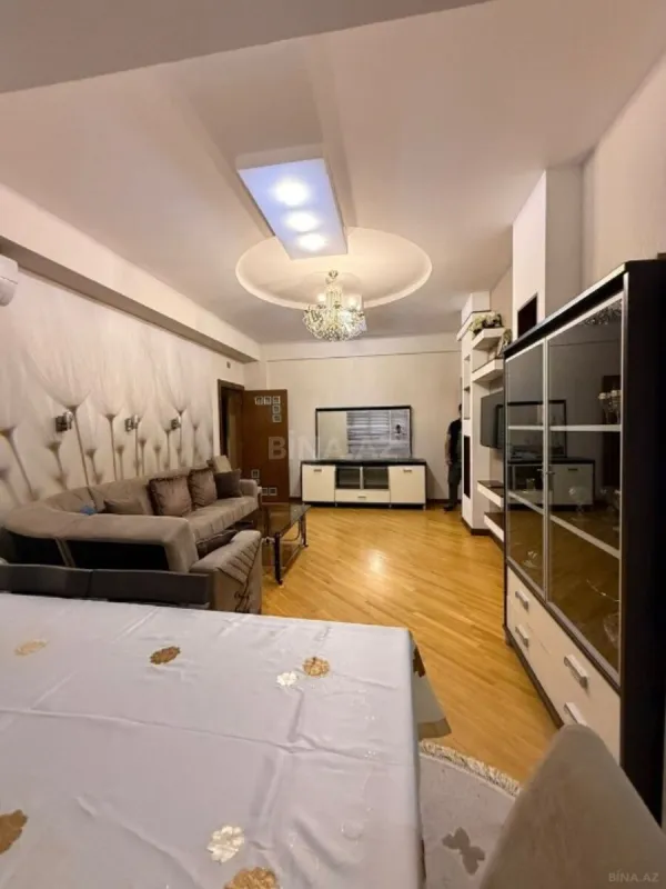 Satılır 3 otaqlı mənzil 102 m²