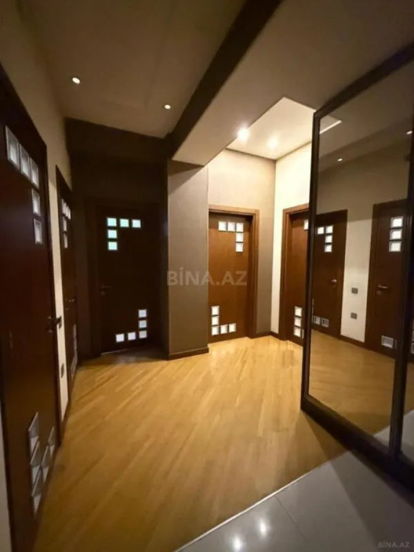 Satılır 3 otaqlı mənzil 102 m²