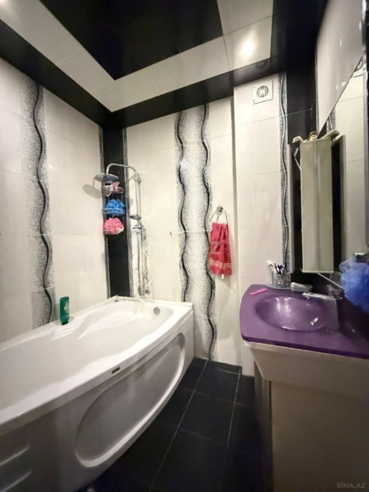 Satılır 3 otaqlı mənzil 102 m²