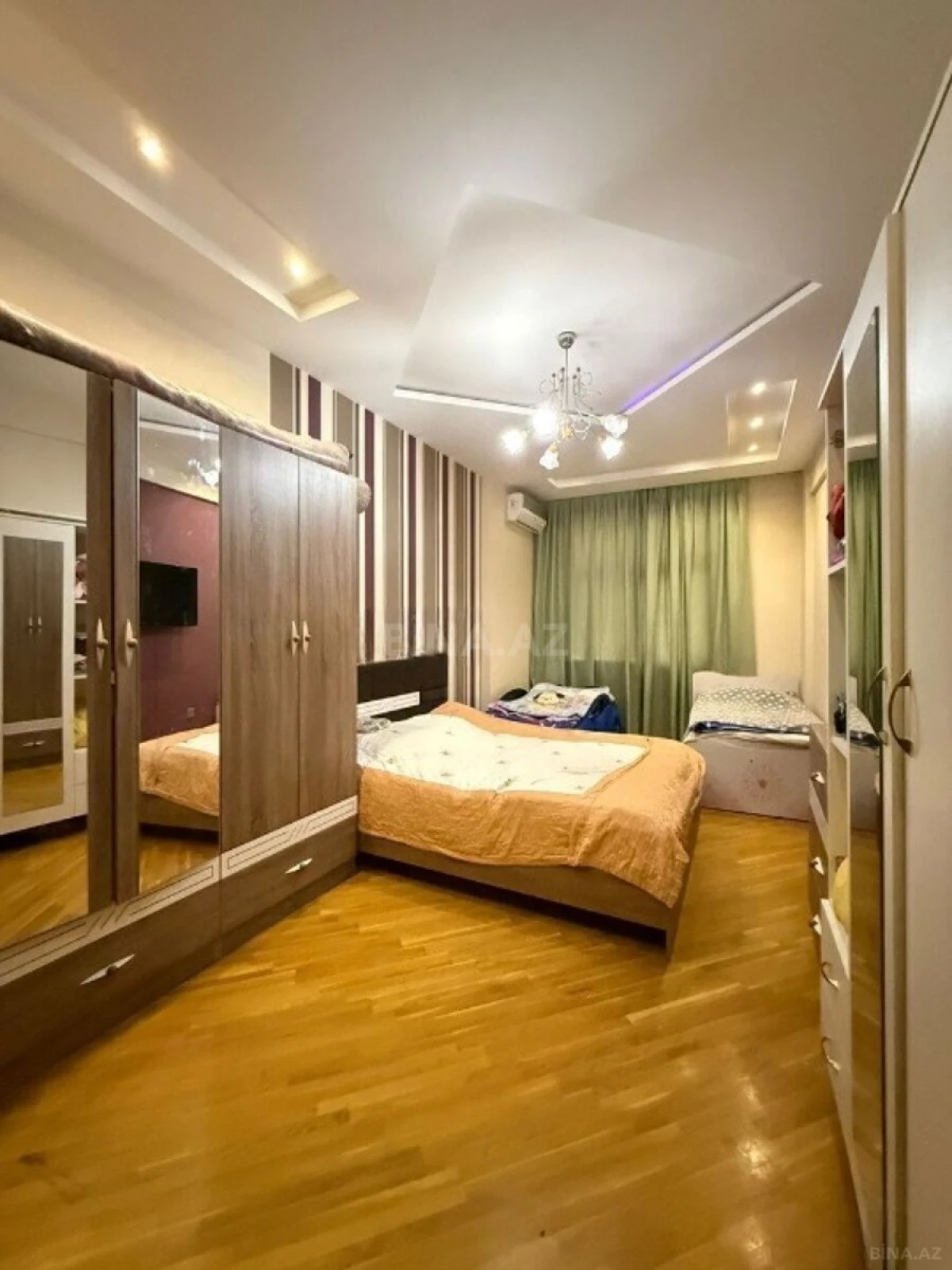 Satılır 3 otaqlı mənzil 102 m²