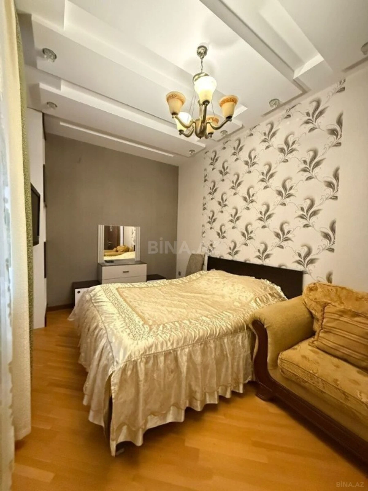 Satılır 3 otaqlı mənzil 102 m²