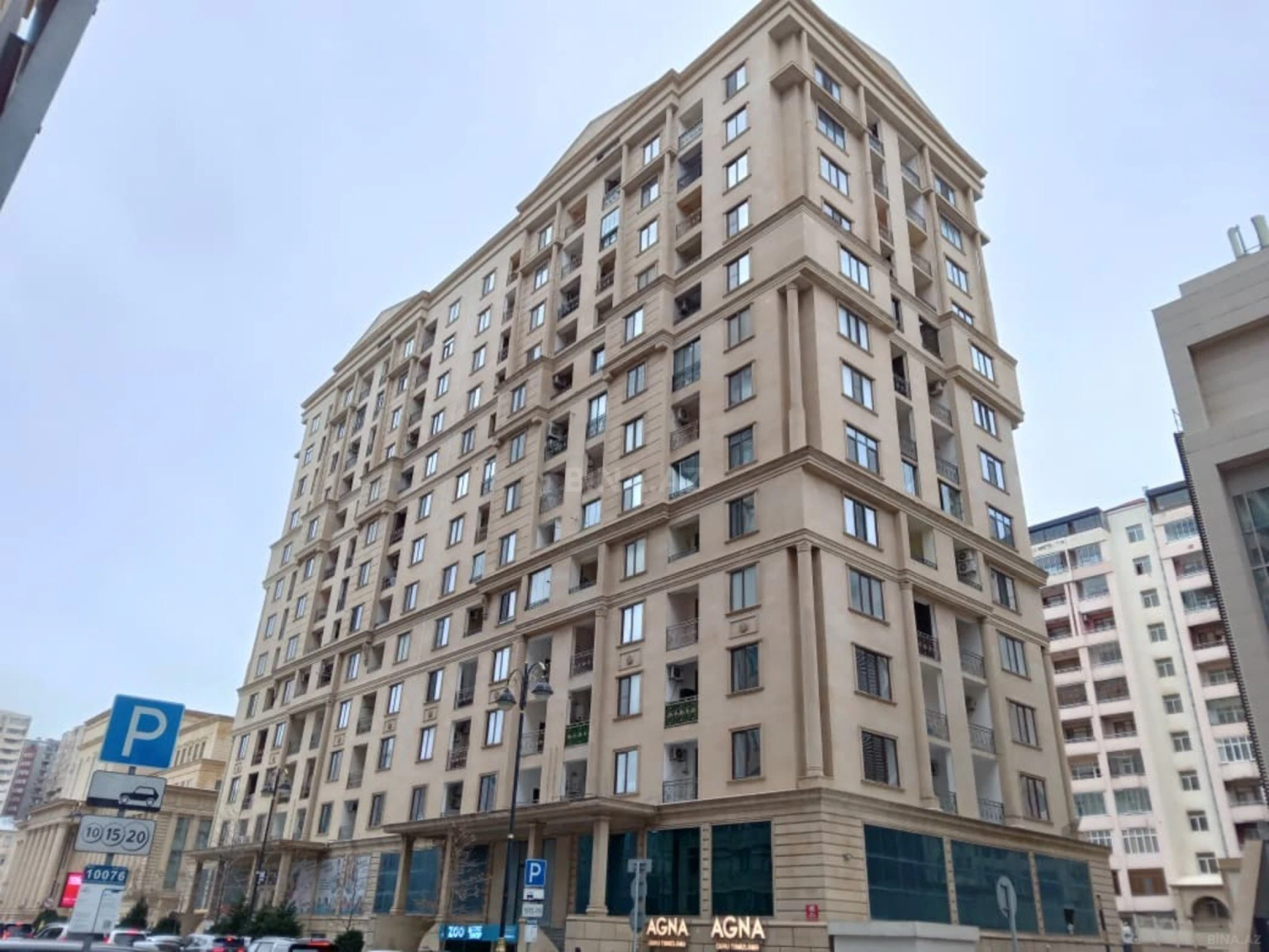Satılır 3 otaqlı mənzil 142 m²